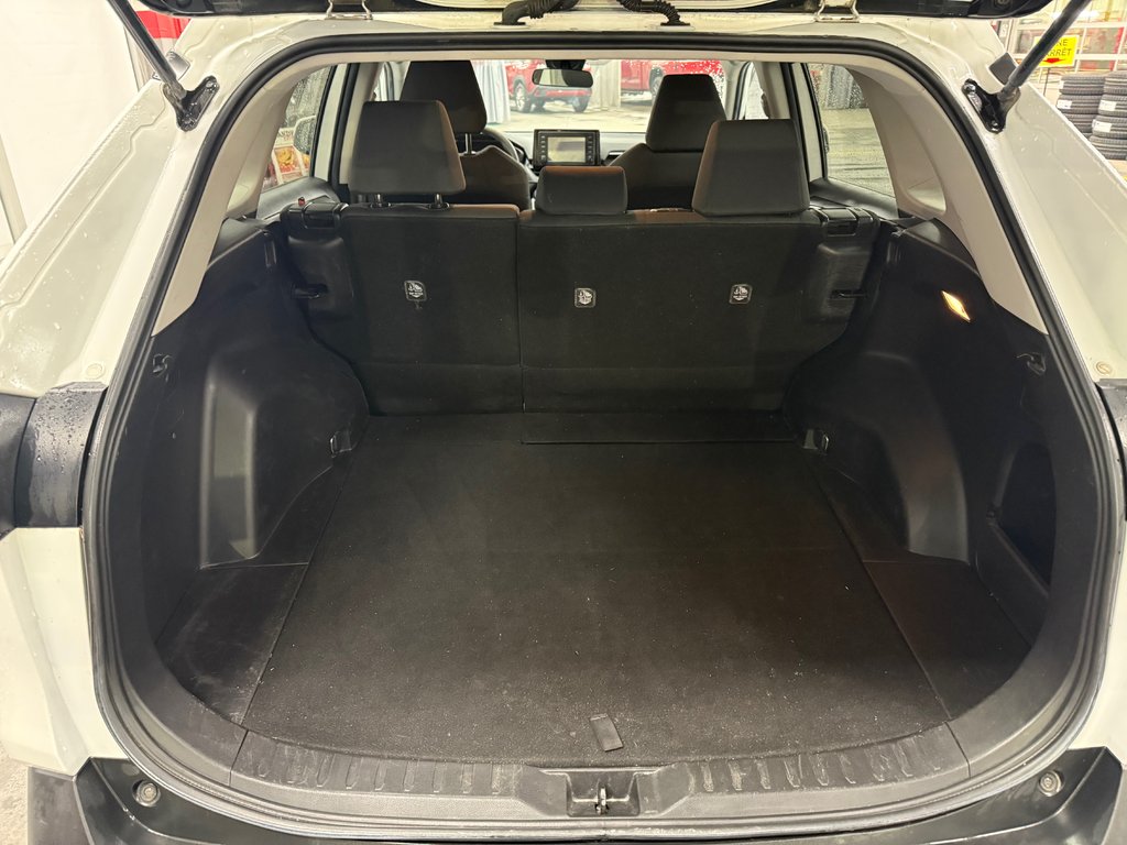 Toyota RAV4 LE AWD 2021 à Cowansville, Québec - 11 - w1024h768px