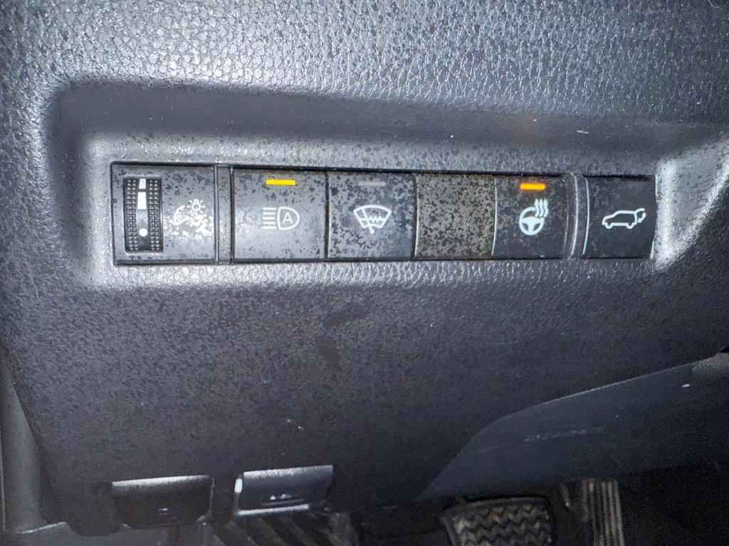 Toyota RAV4 XLE FWD 2021 à Cowansville, Québec - 17 - w1024h768px