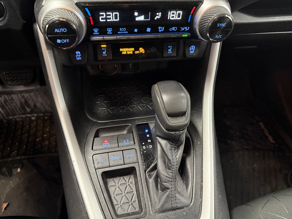 Toyota RAV4 XLE FWD 2021 à Cowansville, Québec - 19 - w1024h768px