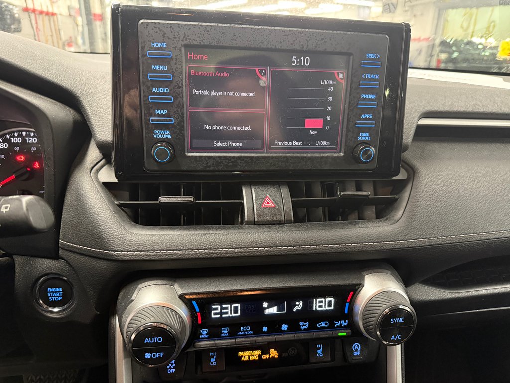Toyota RAV4 XLE FWD 2021 à Cowansville, Québec - 18 - w1024h768px