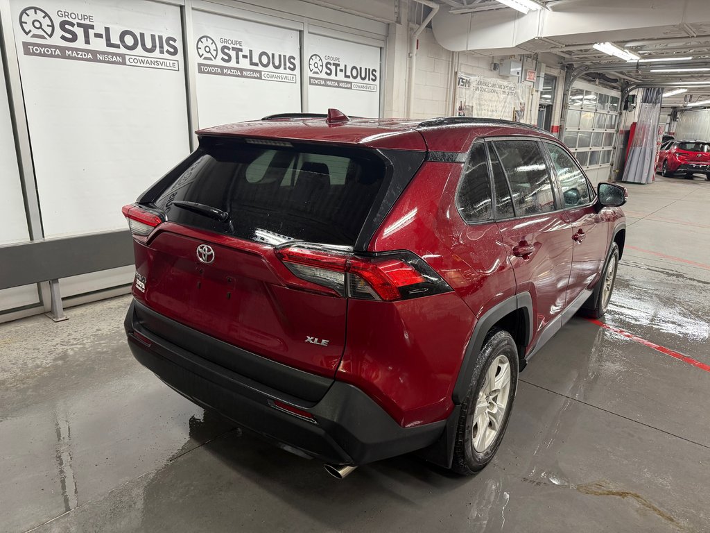 Toyota RAV4 XLE FWD 2021 à Cowansville, Québec - 7 - w1024h768px