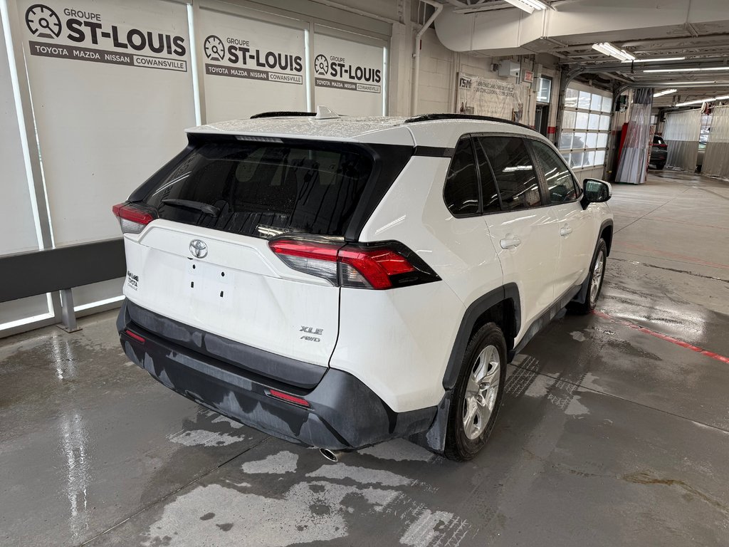 Toyota RAV4 XLE AWD 2021 à Cowansville, Québec - 7 - w1024h768px