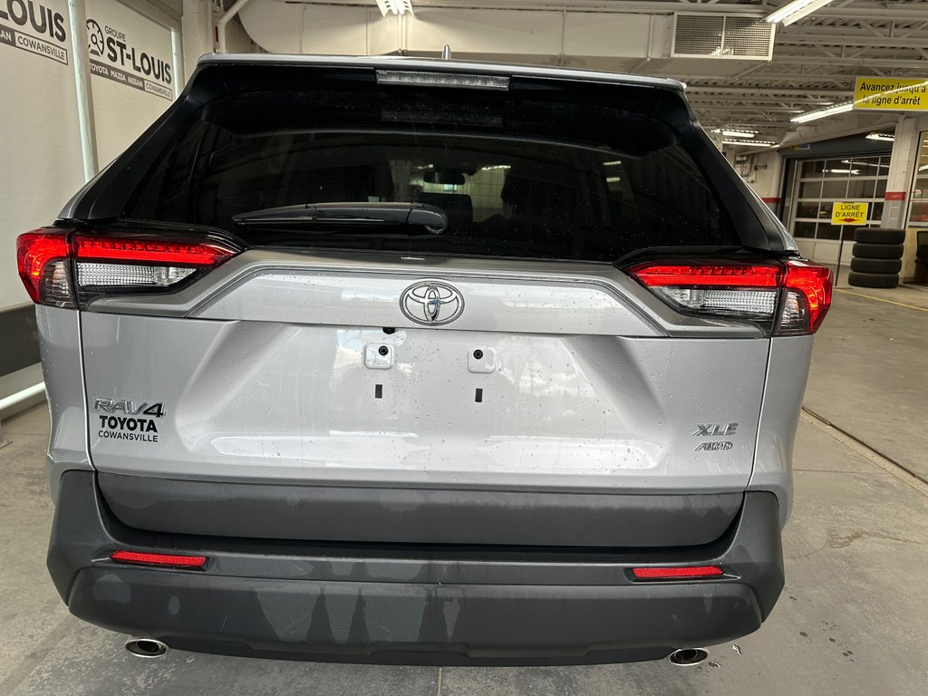 Toyota RAV4 XLE BAS MILLAGE ! 2022 à Cowansville, Québec - 8 - w1024h768px