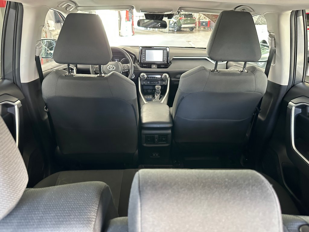 Toyota RAV4 XLE AWD 2022 à Cowansville, Québec - 7 - w1024h768px