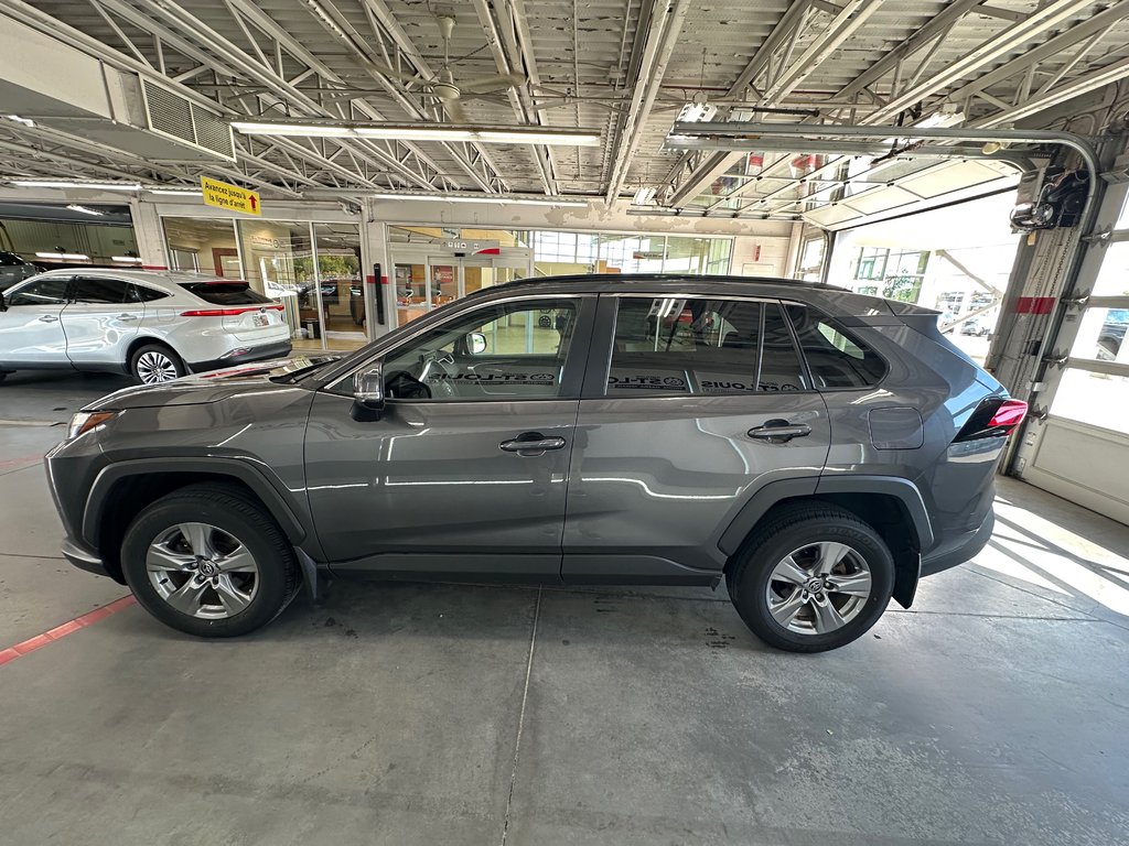Toyota RAV4 XLE AWD 2022 à Cowansville, Québec - 12 - w1024h768px