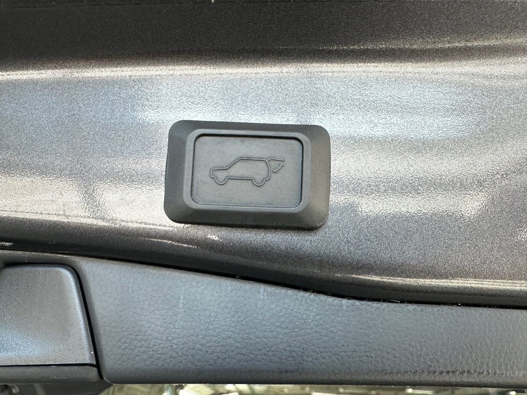 Toyota RAV4 XLE AWD 2022 à Cowansville, Québec - 8 - w1024h768px