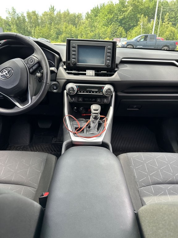 Toyota RAV4 XLE 2022 à Cowansville, Québec - 4 - w1024h768px