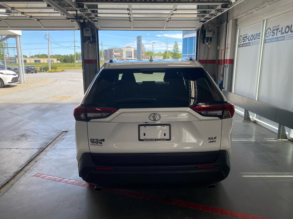 Toyota RAV4 XLE awd 2022 à Cowansville, Québec - 4 - w1024h768px
