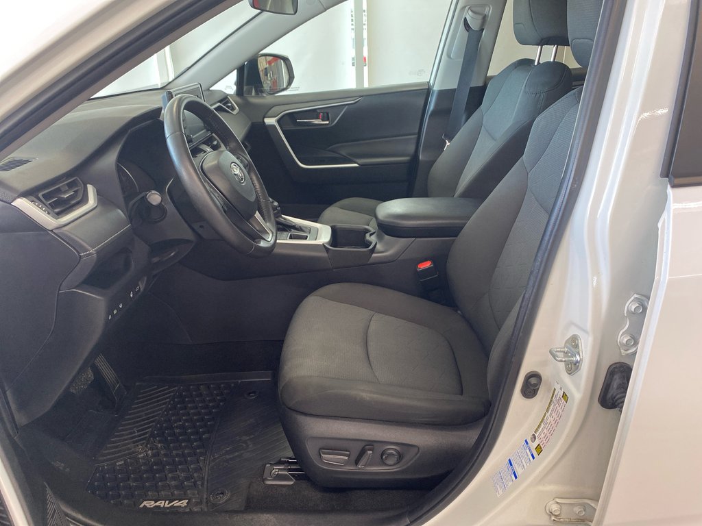 Toyota RAV4 XLE awd 2022 à Cowansville, Québec - 9 - w1024h768px