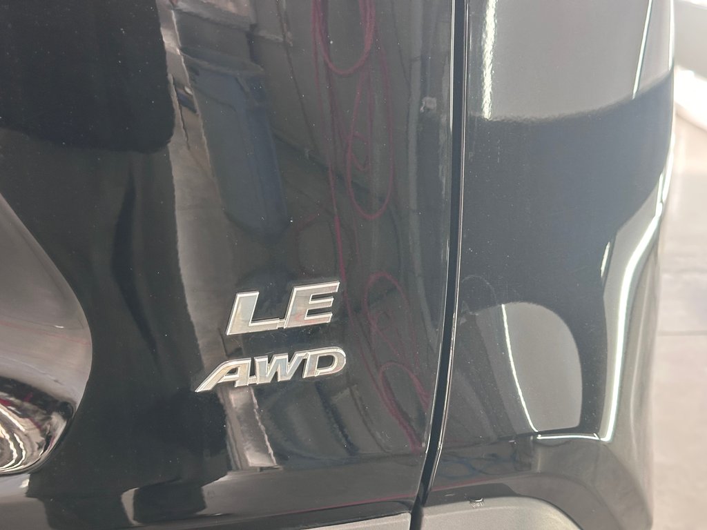 Toyota RAV4 LE AWD 2022 à Cowansville, Québec - 5 - w1024h768px