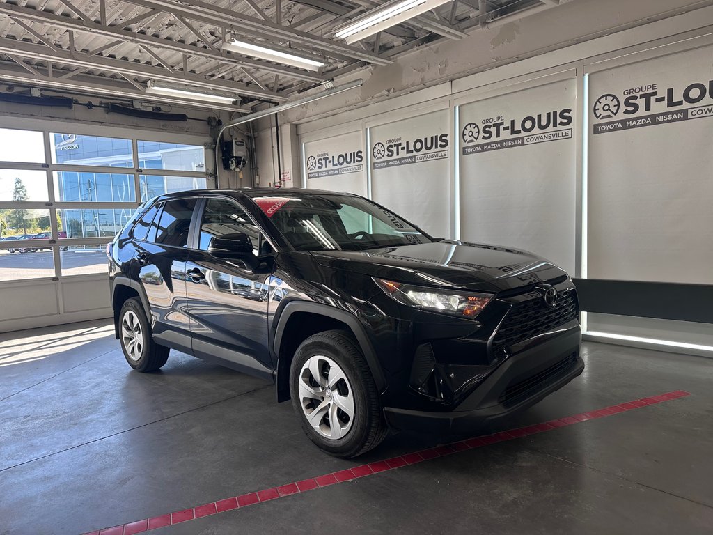 Toyota RAV4 LE AWD 2022 à Cowansville, Québec - 8 - w1024h768px