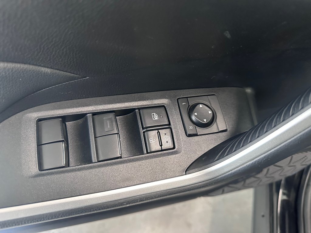 Toyota RAV4 LE AWD 2022 à Cowansville, Québec - 23 - w1024h768px