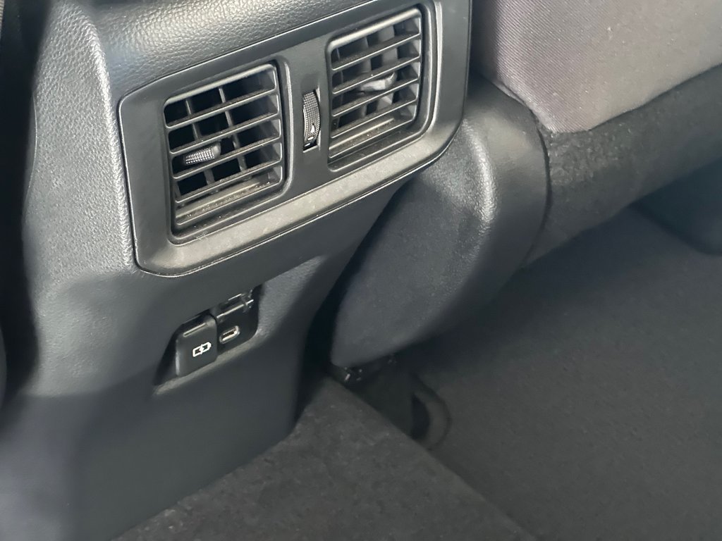 Toyota RAV4 LE AWD 2022 à Cowansville, Québec - 16 - w1024h768px