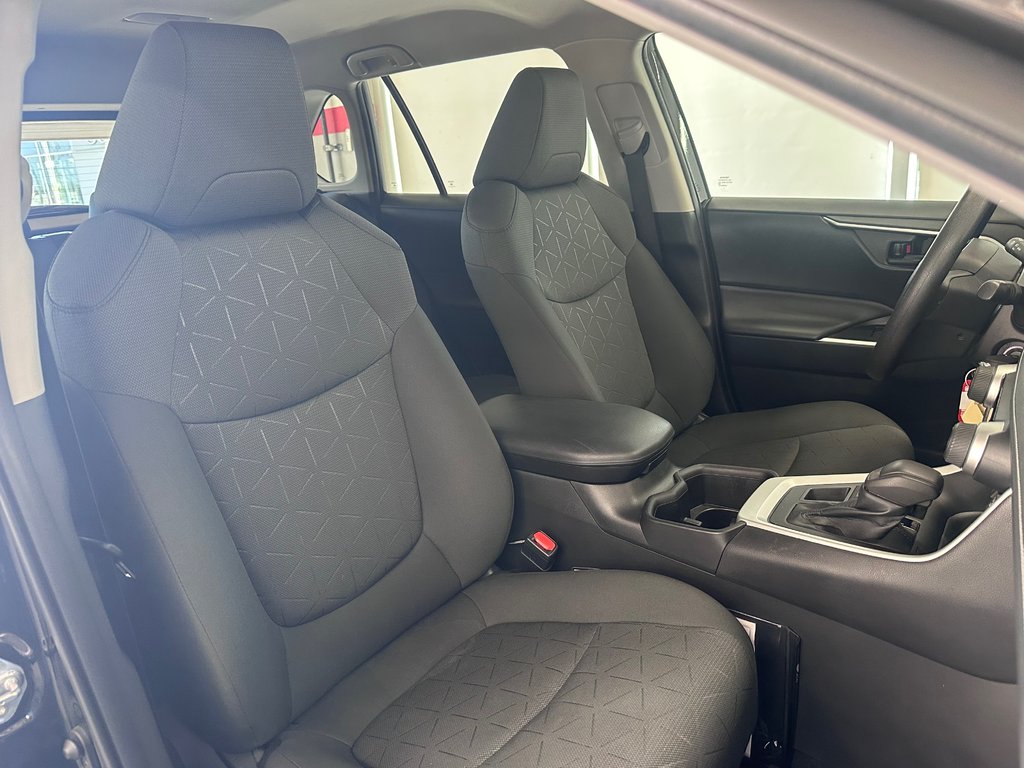 Toyota RAV4 LE AWD 2022 à Cowansville, Québec - 20 - w1024h768px