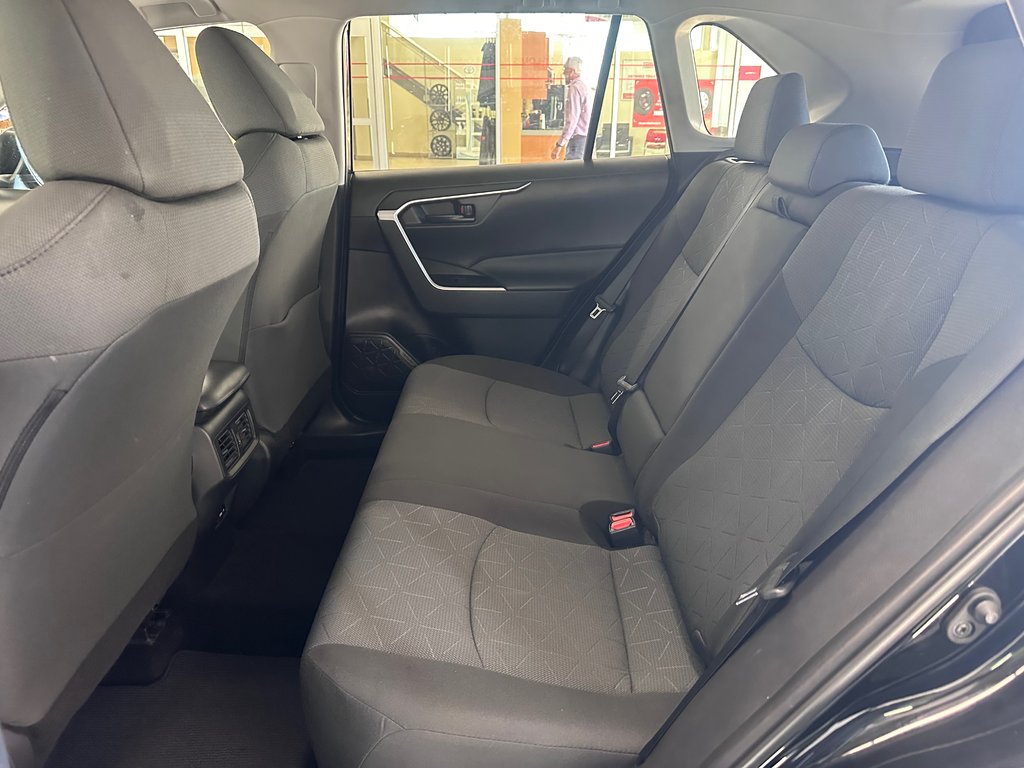 Toyota RAV4 LE AWD 2022 à Cowansville, Québec - 17 - w1024h768px