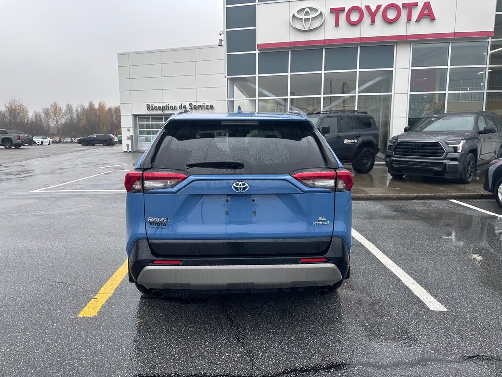 2022 Toyota RAV4 Hybrid SE AWD in Cowansville, Quebec - 4 - w1024h768px