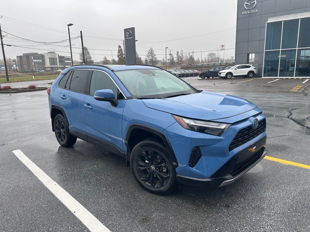 2022 Toyota RAV4 Hybrid SE AWD in Cowansville, Quebec - 7 - w1024h768px