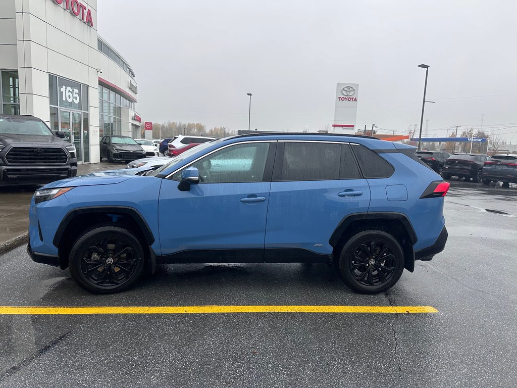 2022 Toyota RAV4 Hybrid SE AWD in Cowansville, Quebec - 2 - w1024h768px