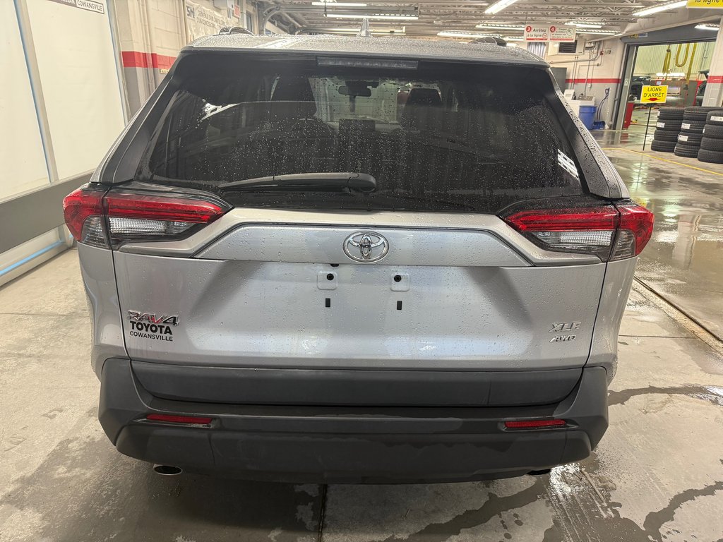Toyota RAV4 XLE 2022 à Cowansville, Québec - 8 - w1024h768px
