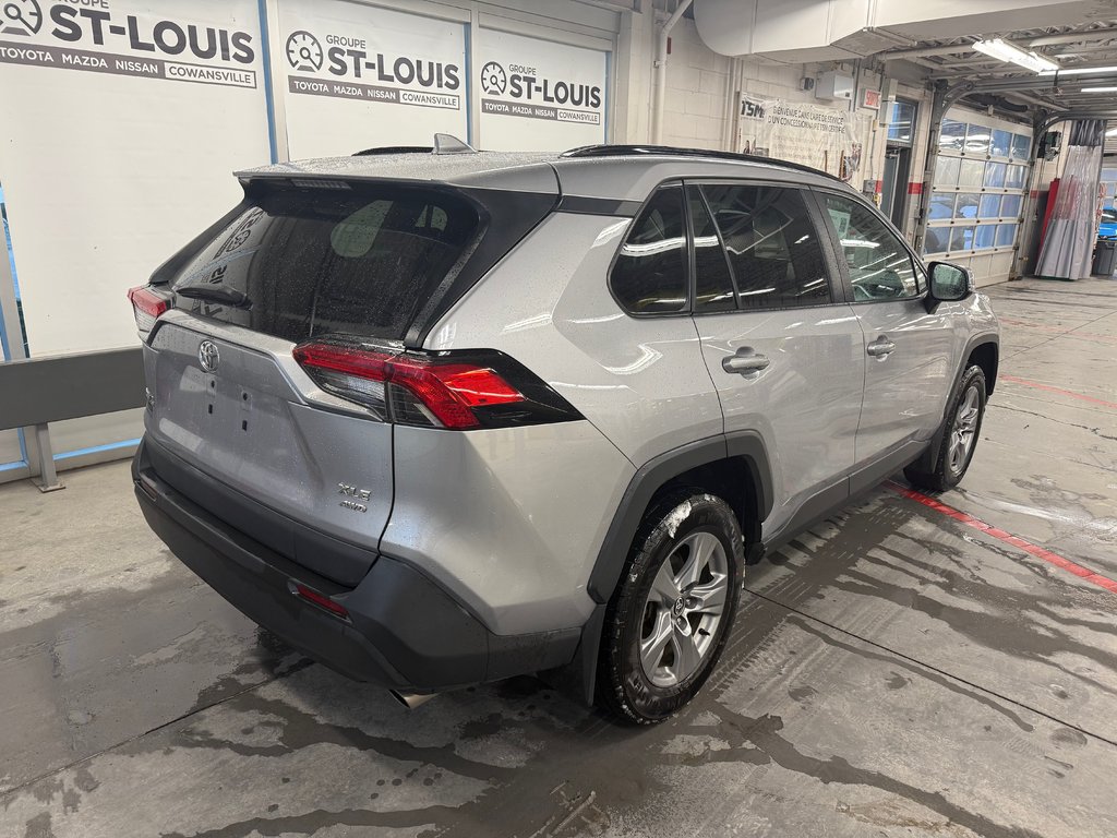 Toyota RAV4 XLE 2022 à Cowansville, Québec - 7 - w1024h768px
