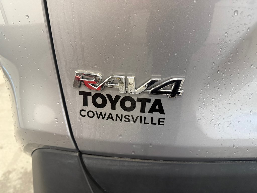 Toyota RAV4 XLE 2022 à Cowansville, Québec - 9 - w1024h768px
