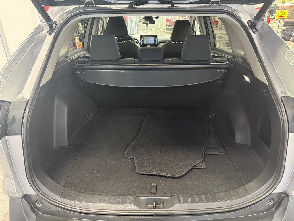 Toyota RAV4 XLE 2022 à Cowansville, Québec - 11 - w1024h768px