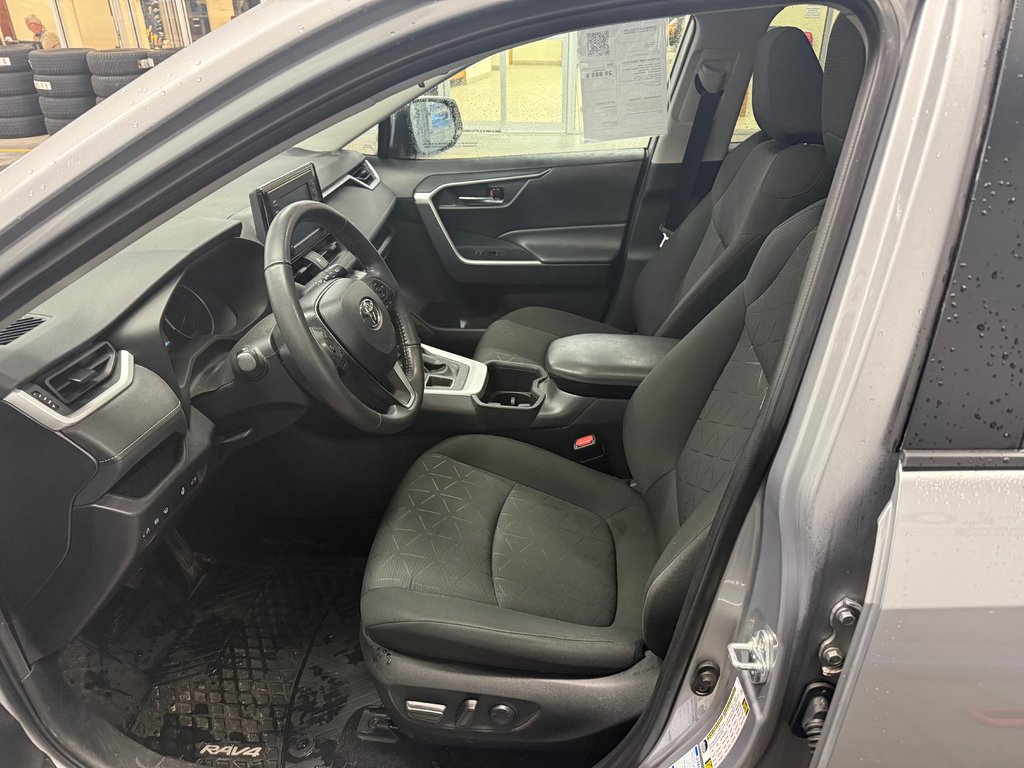 Toyota RAV4 XLE 2022 à Cowansville, Québec - 16 - w1024h768px