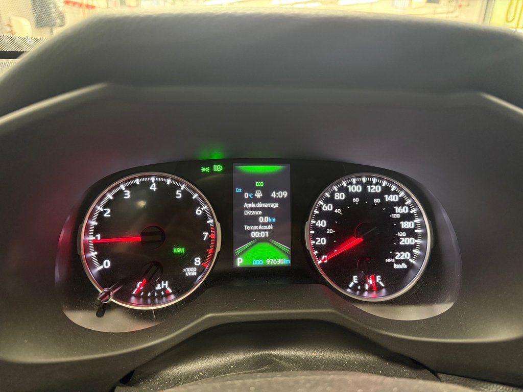 Toyota RAV4 XLE 2022 à Cowansville, Québec - 22 - w1024h768px