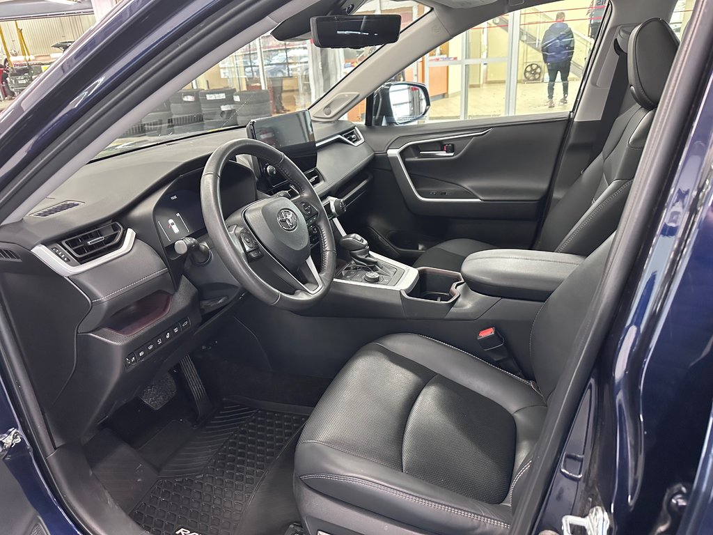 Toyota RAV4 Hybrid Limited AWD Cuir Toit CarPlay Apple 2023 à Cowansville, Québec - 17 - w1024h768px