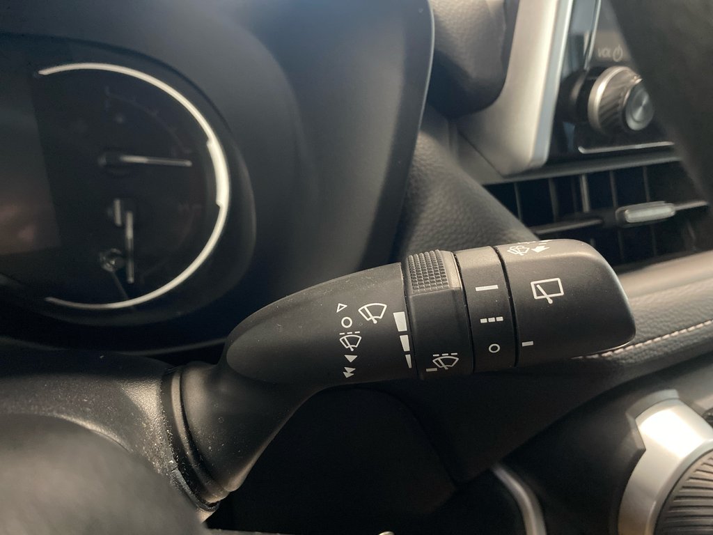 Toyota RAV4 LE AWD 2023 à Cowansville, Québec - 15 - w1024h768px