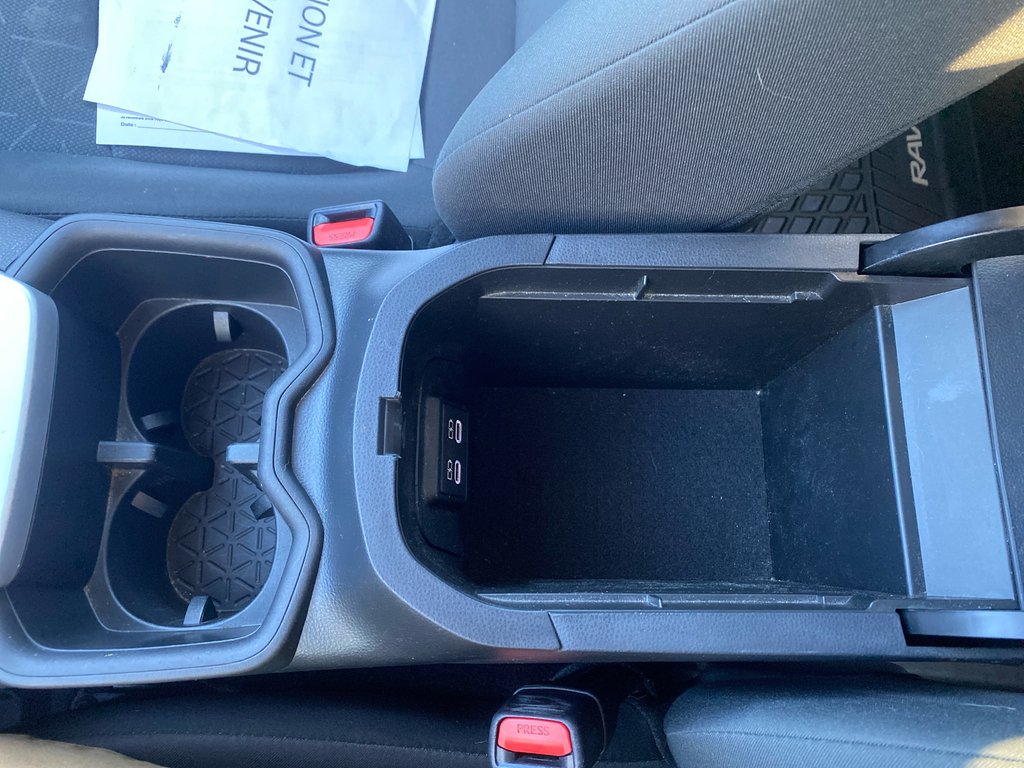 Toyota RAV4 LE AWD 2023 à Cowansville, Québec - 22 - w1024h768px