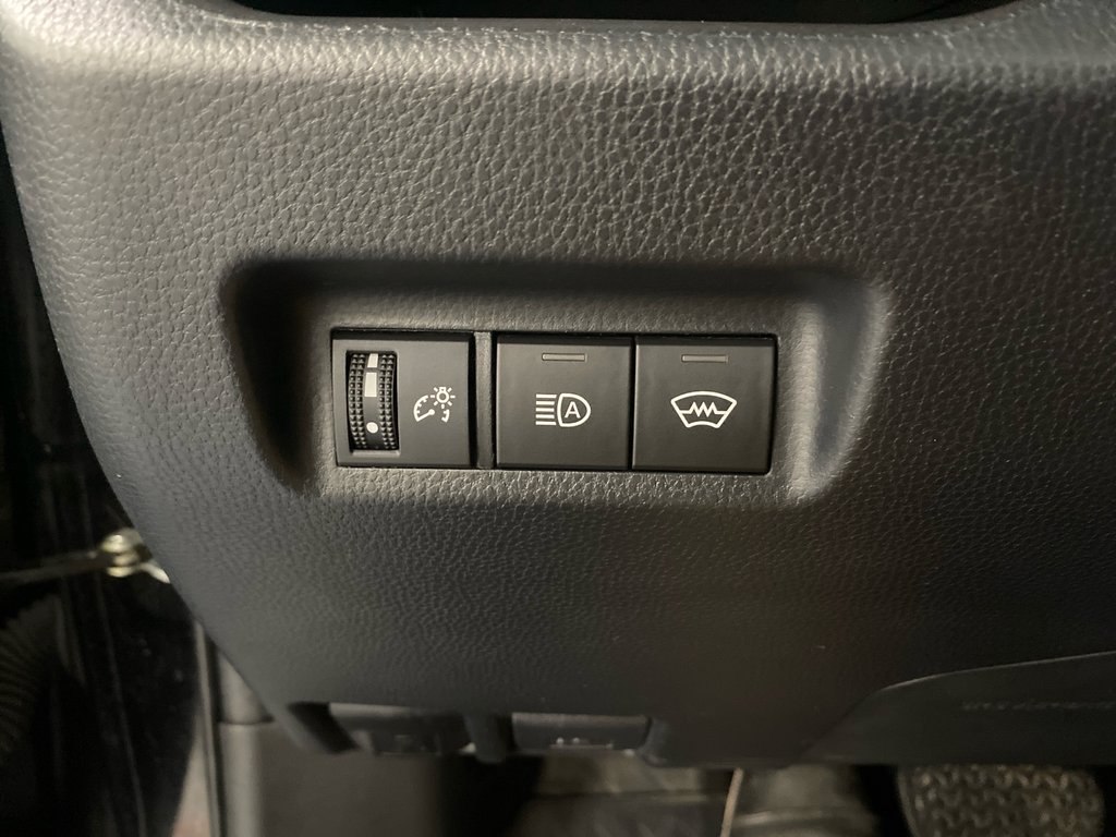 Toyota RAV4 LE AWD 2023 à Cowansville, Québec - 12 - w1024h768px