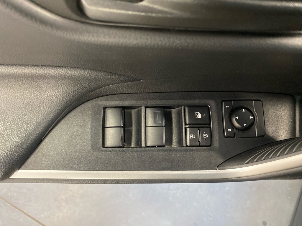 Toyota RAV4 LE AWD 2023 à Cowansville, Québec - 11 - w1024h768px