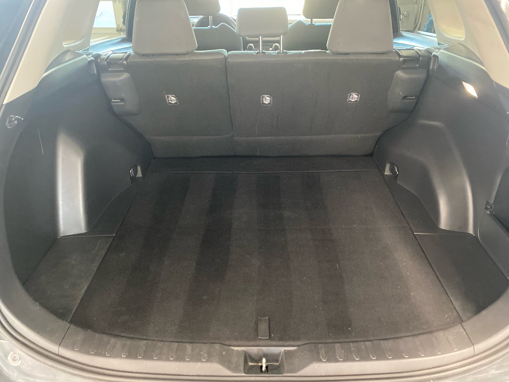 Toyota RAV4 LE AWD 2023 à Cowansville, Québec - 7 - w1024h768px