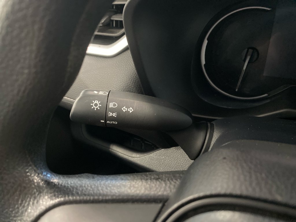 Toyota RAV4 LE AWD 2023 à Cowansville, Québec - 13 - w1024h768px