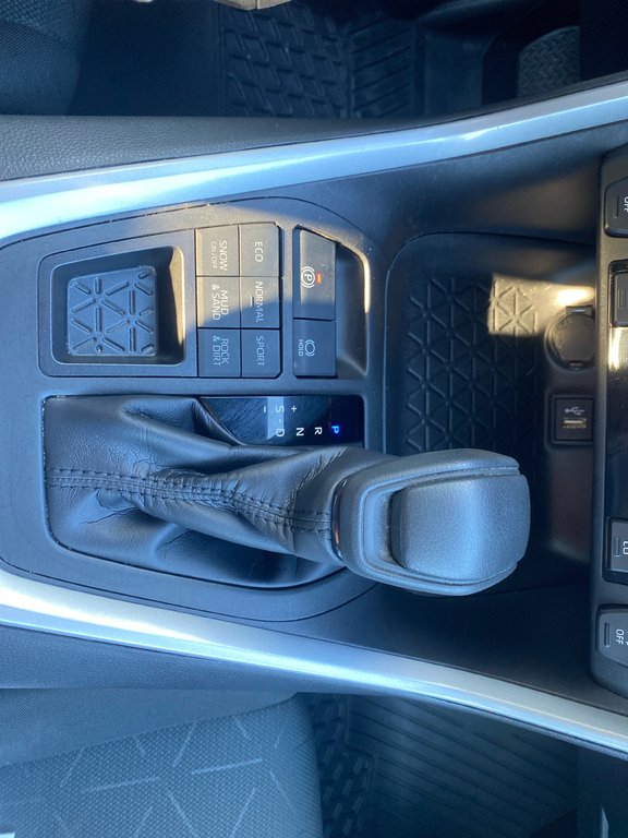 Toyota RAV4 LE AWD 2023 à Cowansville, Québec - 21 - w1024h768px