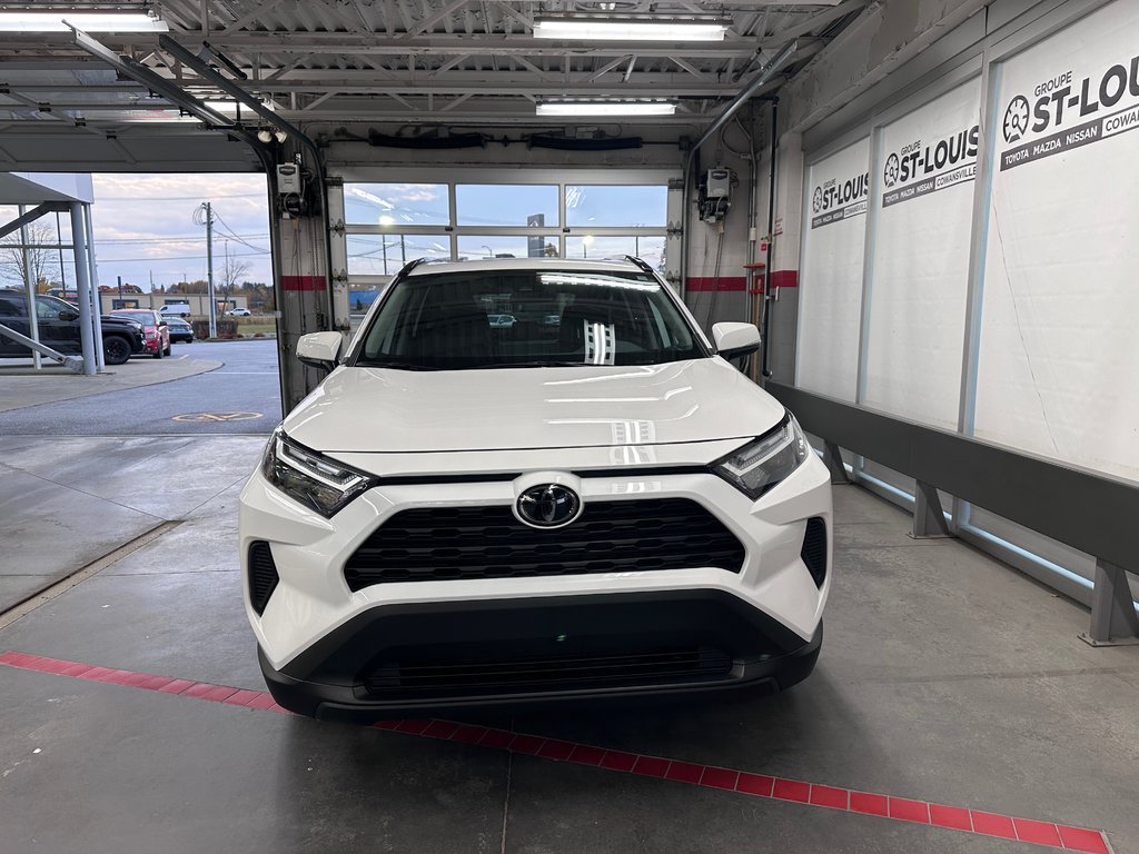 2024  RAV4 XLE AWD-Sièges électrique et chauffants- Hayon Aut in Cowansville, Quebec - 9 - w1024h768px