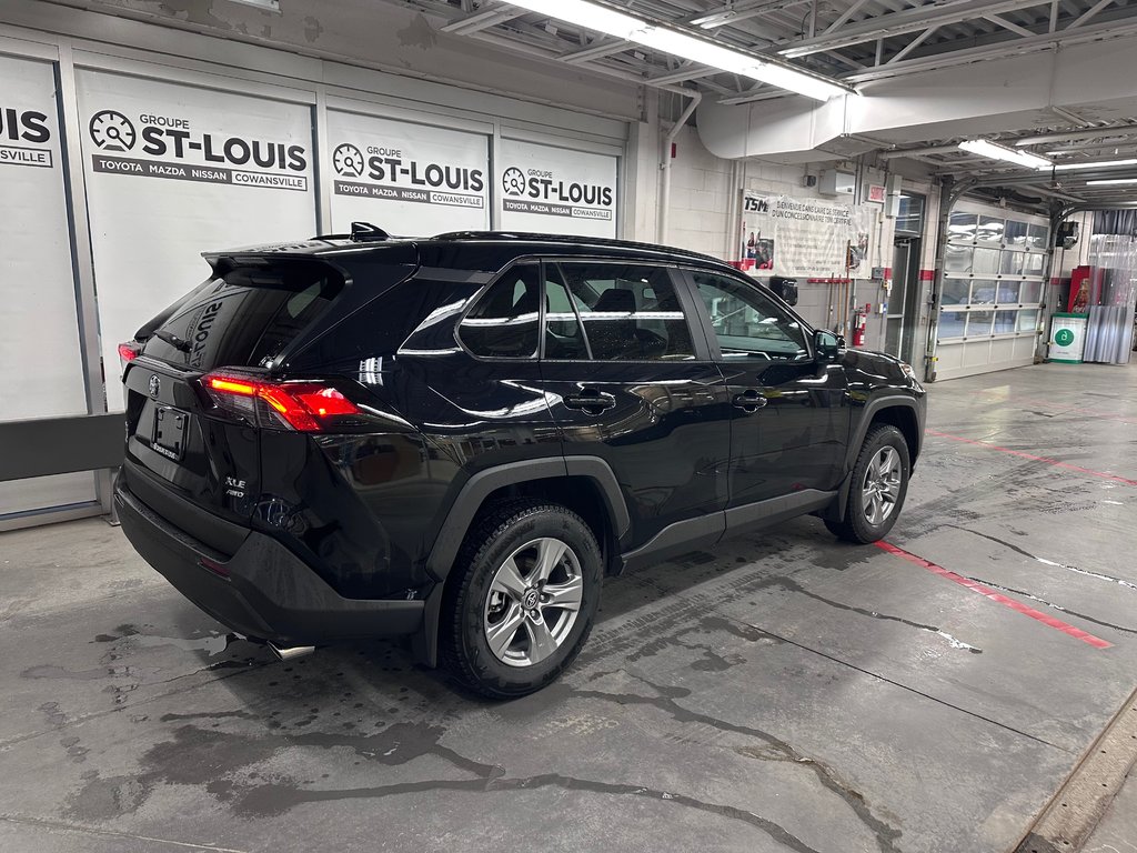 RAV4 XLE 2024 à Cowansville, Québec - 6 - w1024h768px