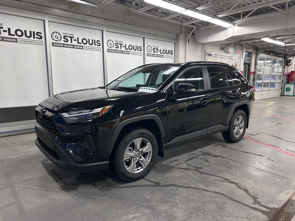 RAV4 XLE 2024 à Cowansville, Québec - 1 - w1024h768px