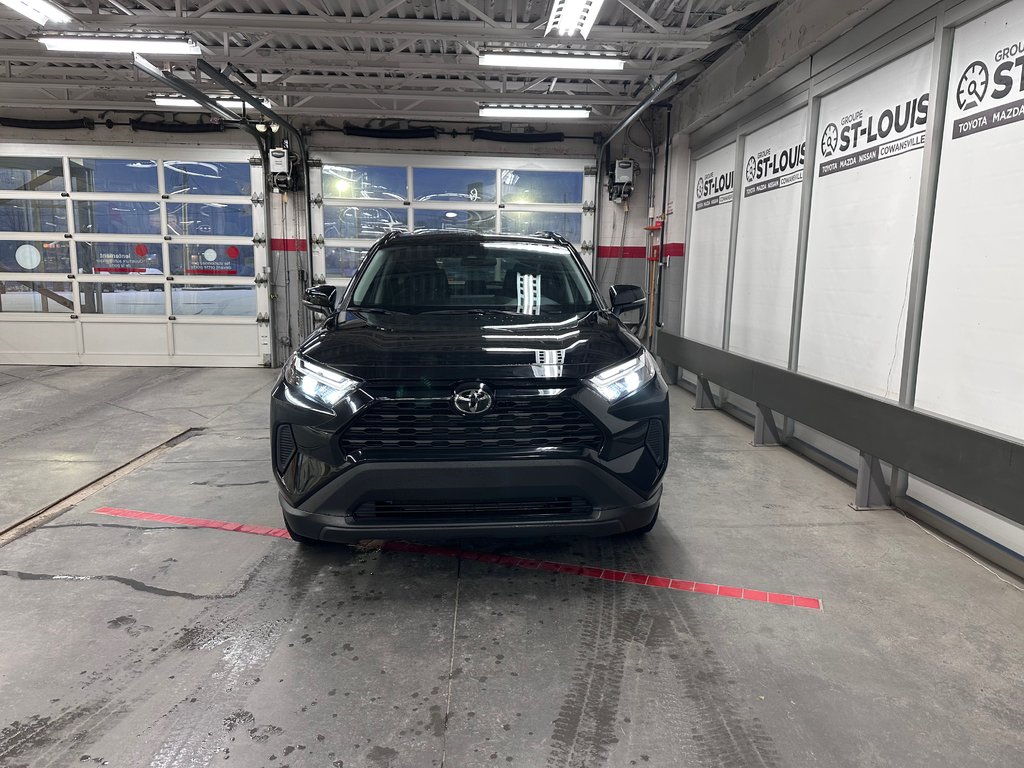 RAV4 XLE 2024 à Cowansville, Québec - 9 - w1024h768px