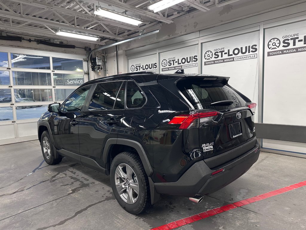 RAV4 XLE 2024 à Cowansville, Québec - 3 - w1024h768px