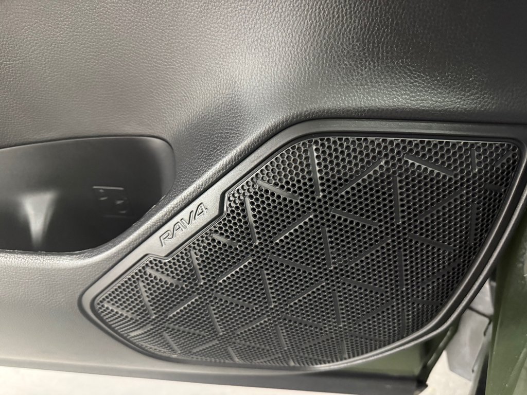 Toyota RAV4 Trail AWD 2024 à Cowansville, Québec - 20 - w1024h768px