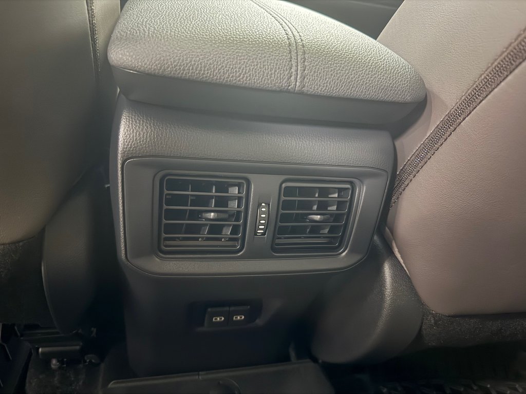 Toyota RAV4 Trail AWD 2024 à Cowansville, Québec - 16 - w1024h768px