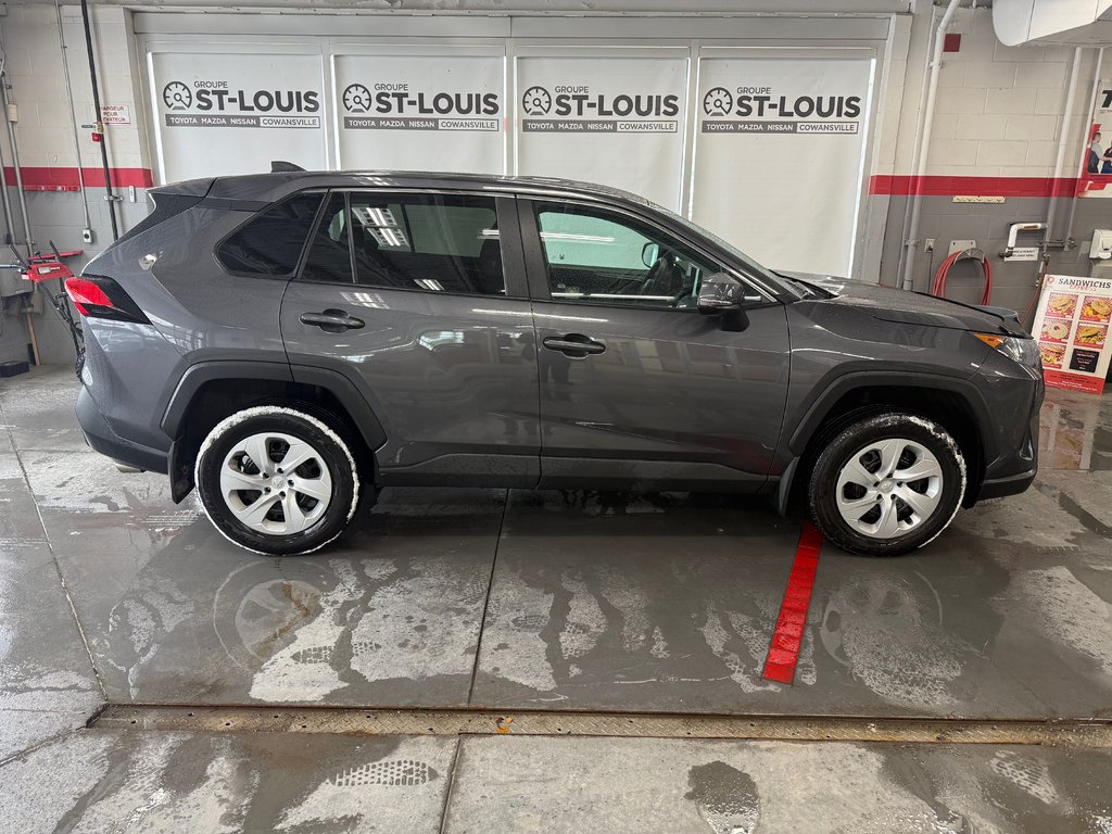 Toyota RAV4 LE AWD GARANTIE PLATINE14 MARS 2029 OU 100 000 KM 2024 à Cowansville, Québec - 6 - w1024h768px