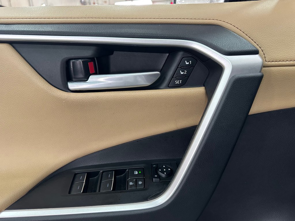 Toyota RAV4 Hyb Ltd 2024: 21 332 km - Cowansville Toyota 2024 à Cowansville, Québec - 7 - w1024h768px