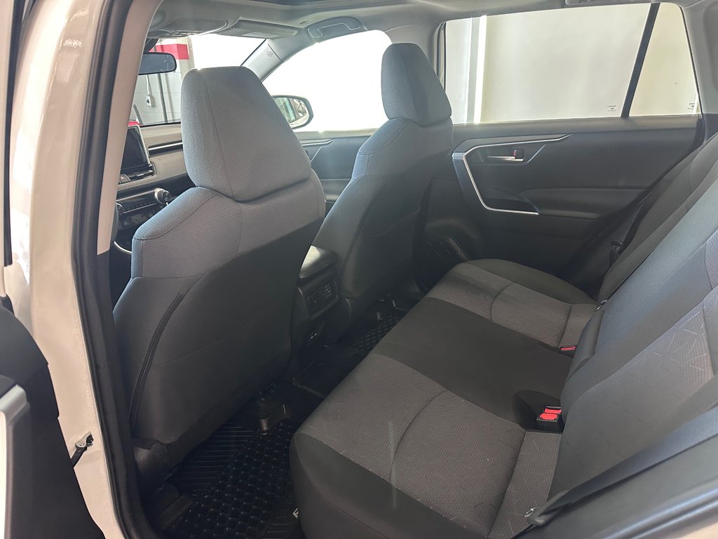 Toyota RAV4 XLE 2025 à Cowansville, Québec - 10 - w1024h768px