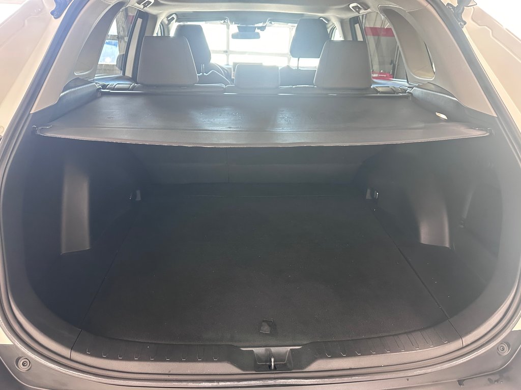 Toyota RAV4 XLE 2025 à Cowansville, Québec - 8 - w1024h768px