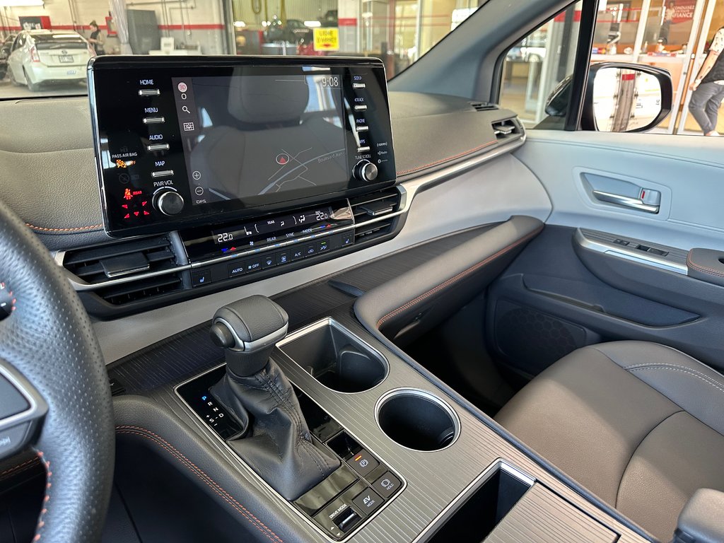 2021 Toyota Sienna XSE in Cowansville, Quebec - 26 - w1024h768px