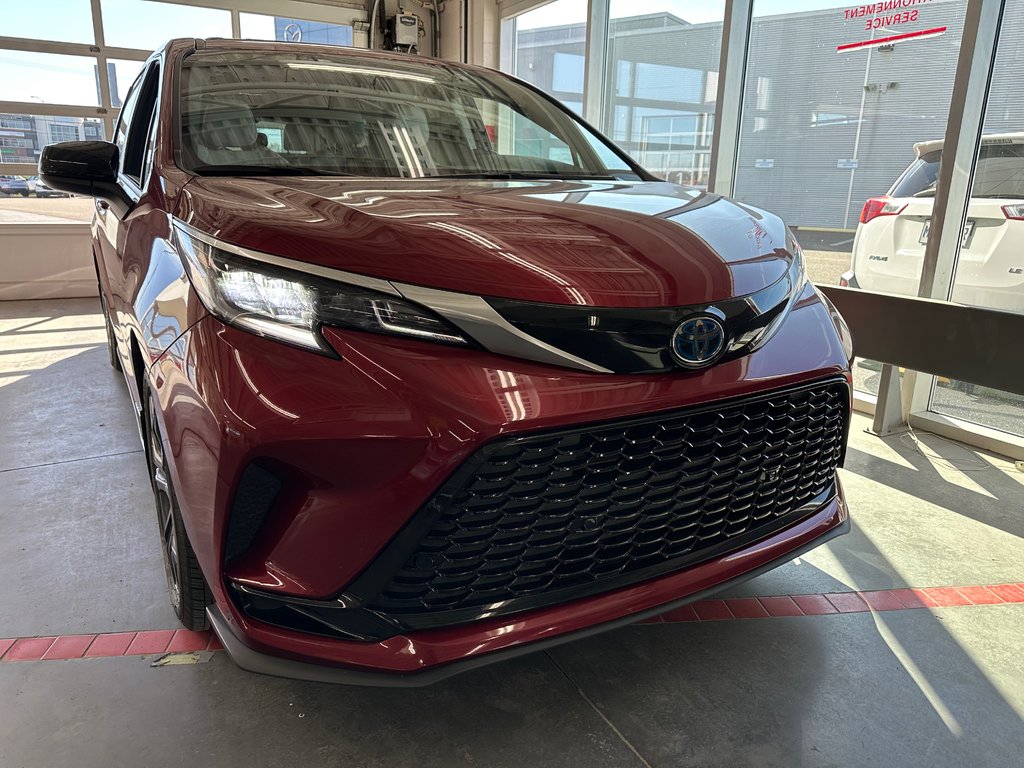 2021 Toyota Sienna XSE in Cowansville, Quebec - 32 - w1024h768px