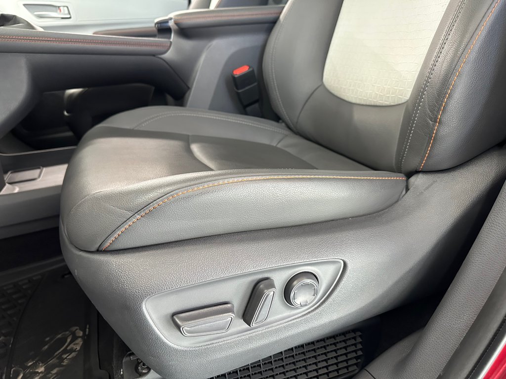 2021 Toyota Sienna XSE in Cowansville, Quebec - 20 - w1024h768px